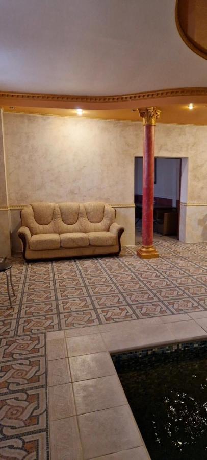 Hotel Coliseum Khmelʼnytsʼkyy Esterno foto