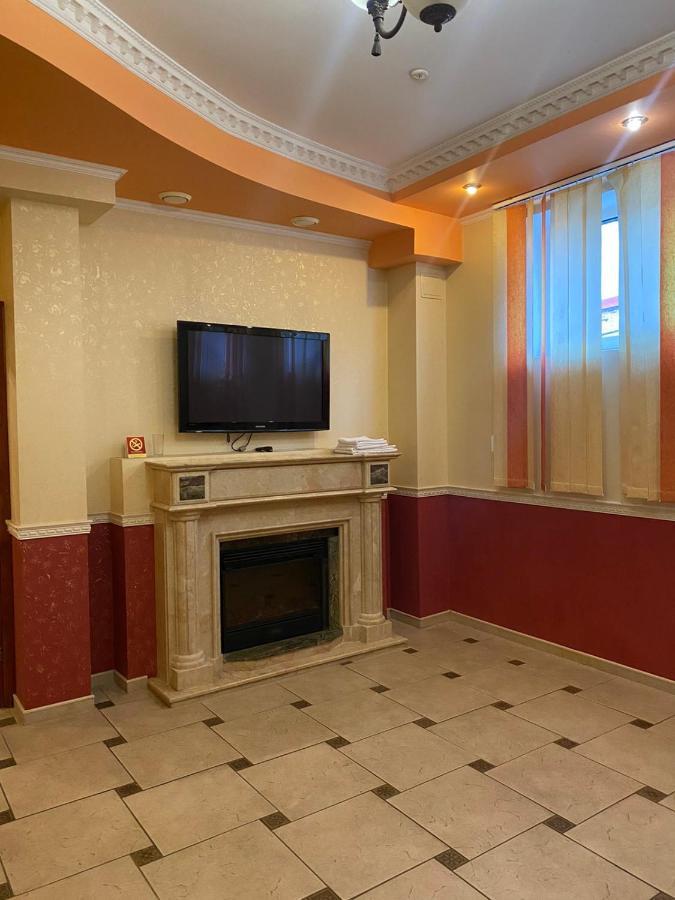 Hotel Coliseum Khmelʼnytsʼkyy Esterno foto
