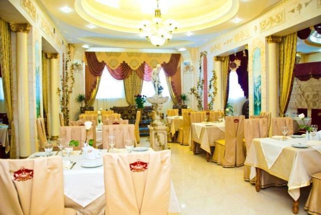 Hotel Coliseum Khmelʼnytsʼkyy Esterno foto